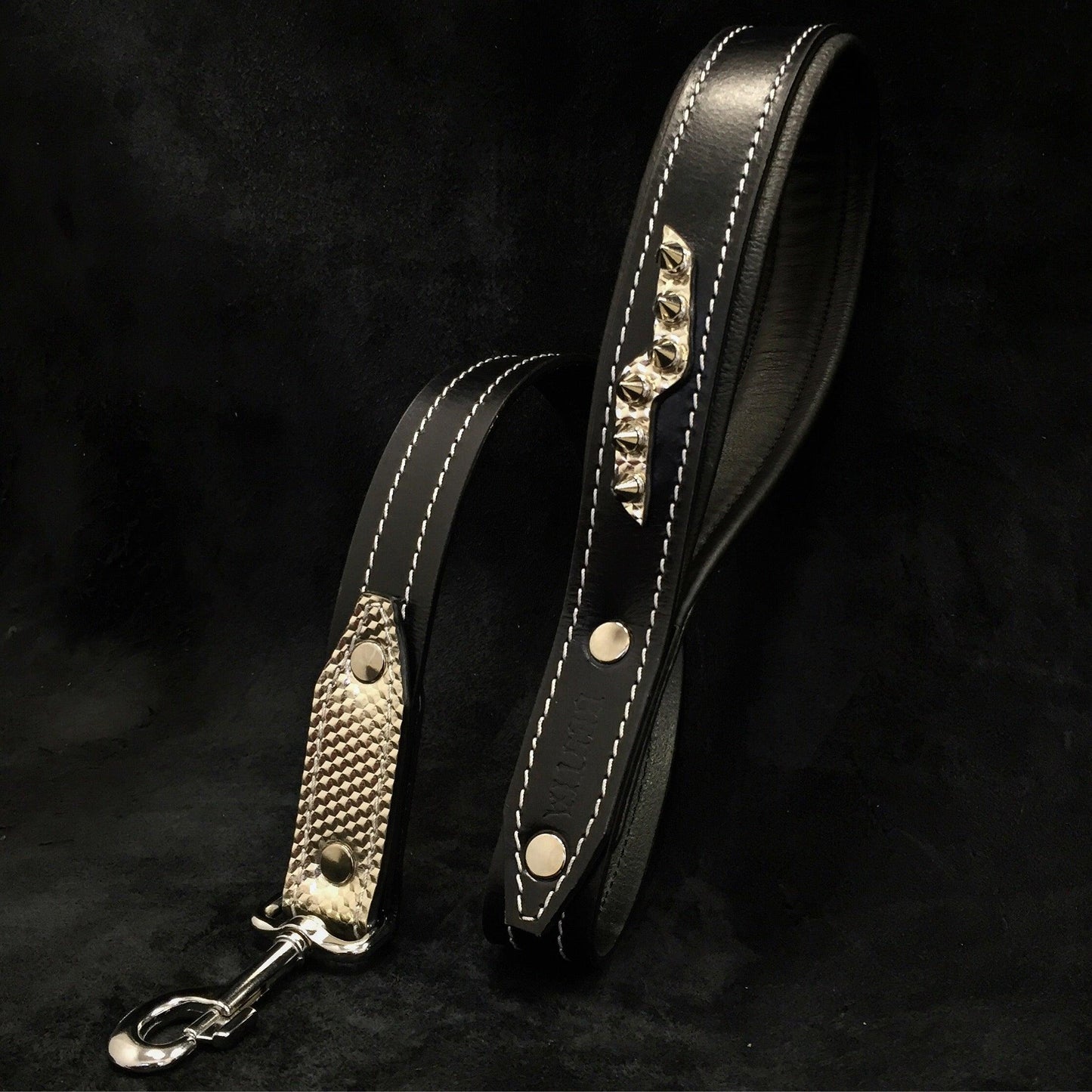 Premium Pet Guardian Gear: The ''Platinum'' leash - Sanctum Paws and Fangs