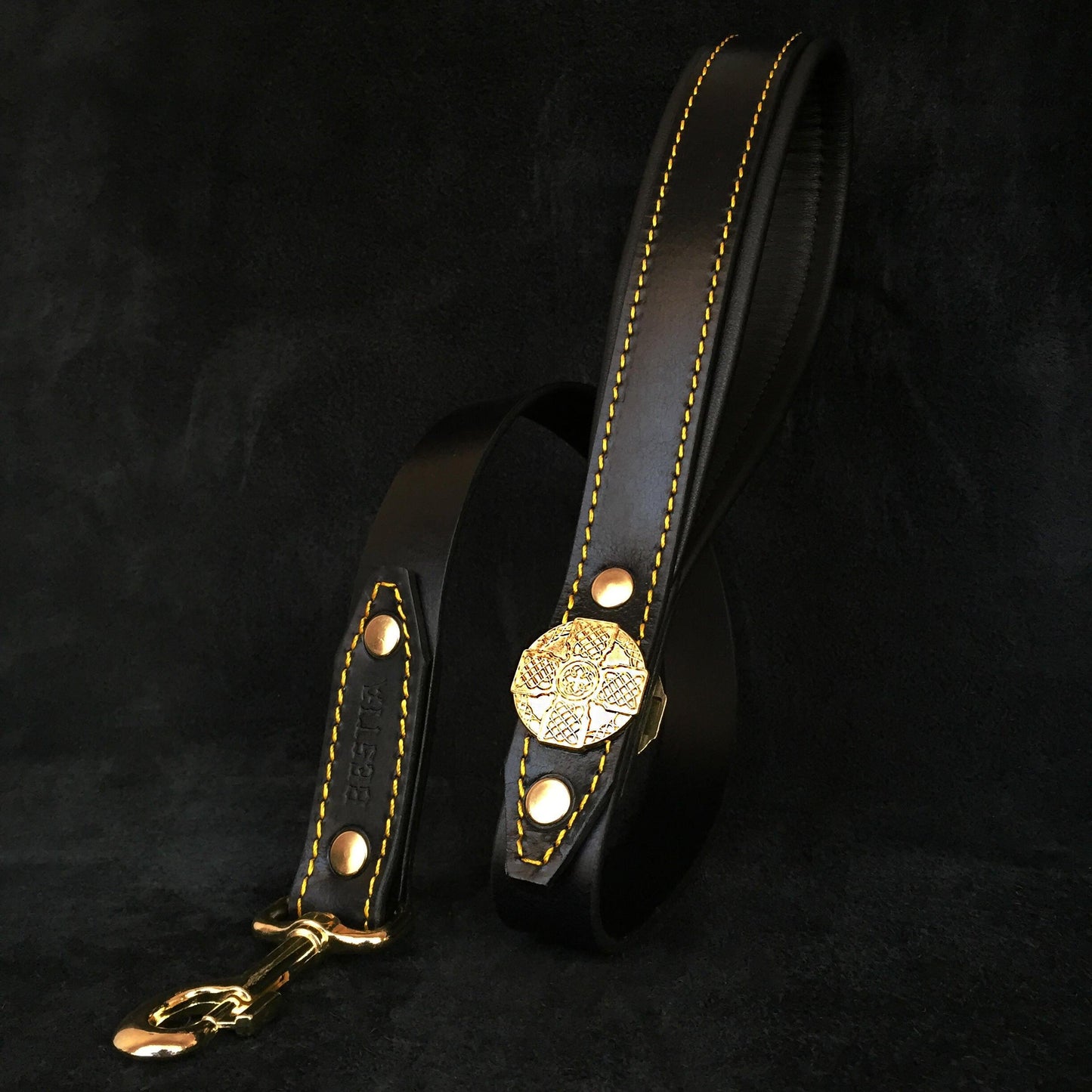 The "Maximus" harness black & gold